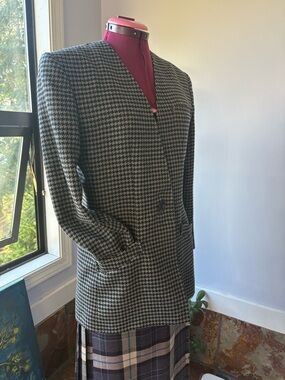 Classic Houndstooth Blazer in Black and White
